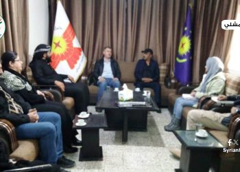 وفد من حزب الوطن السوري – فرع القامشلي يزور حزب الاتحاد السرياني لتعزيز التعاون وتبادل الرؤى