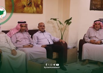 وفد من حزب الوطن السوري يزور مؤسّسات الإدارة الذاتية ووجهاء العشائر في الرقة والطبقة.