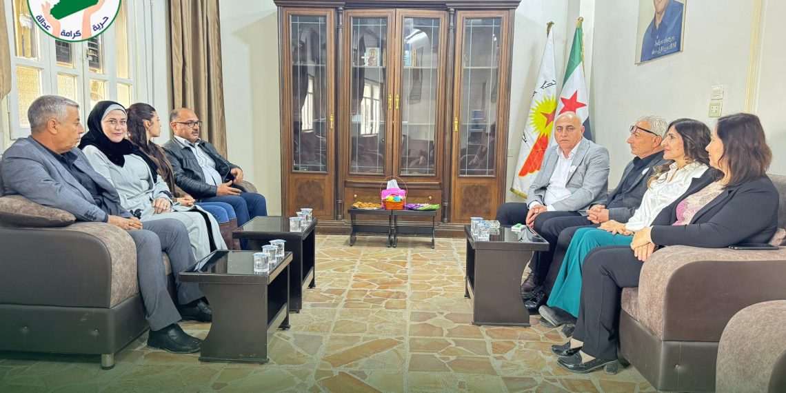 خلال زيارة لمقر حزب الاتّحاد السّرياني وفد من حزب الوطن السّوري يهنّئ الشّعب السّرياني بمناسبة حلول عيد الفصح المجيد